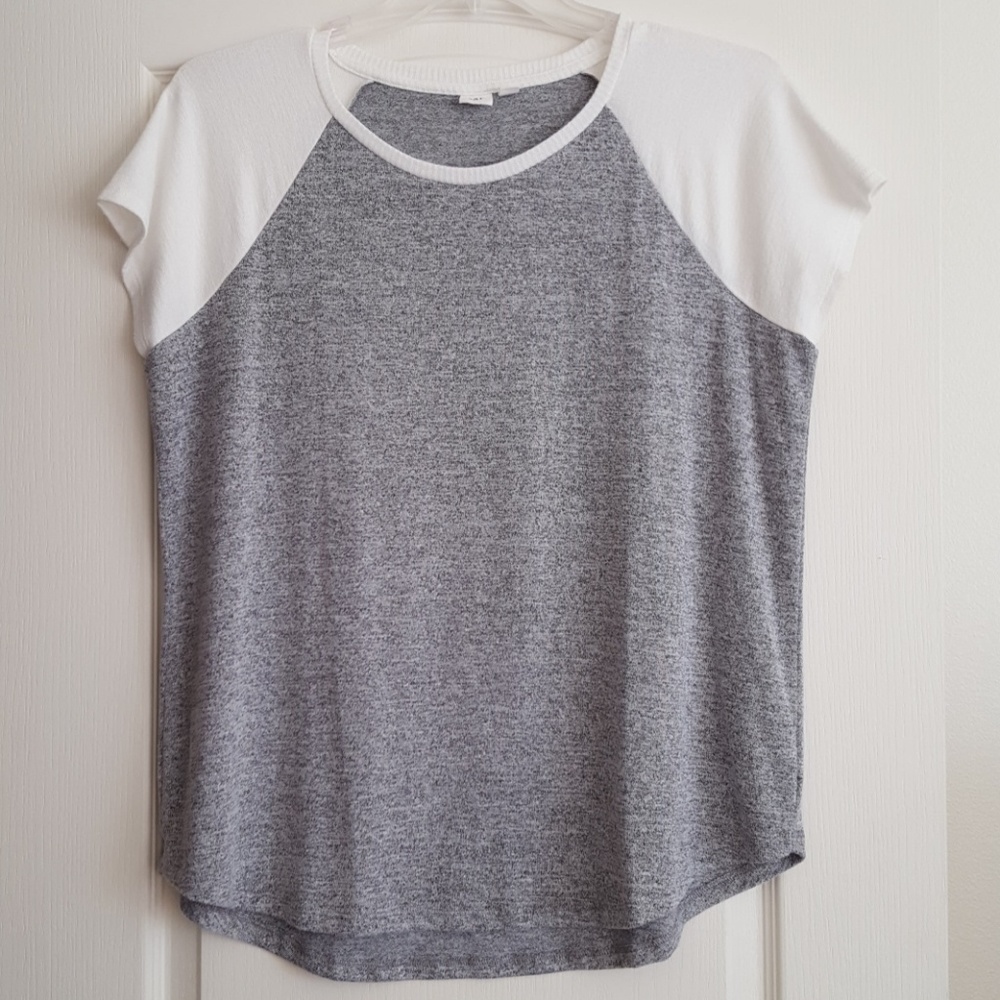 Grey and white knit top GAP